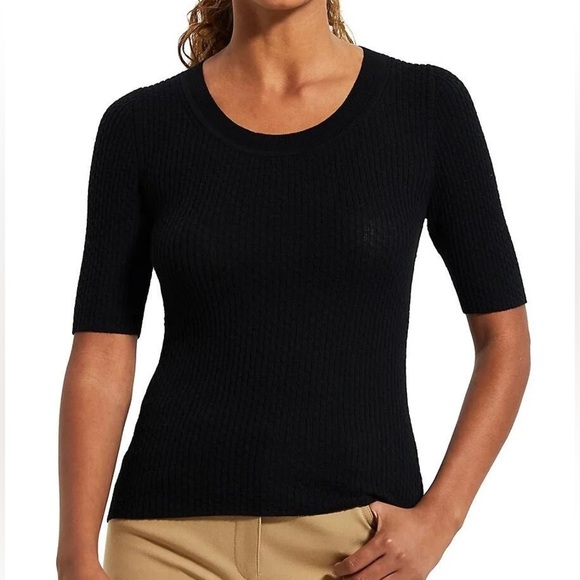 Theory Tops - Theory Leenda 100% Wool Short Sleeve Scoop Neck Sweater in Black Size Large